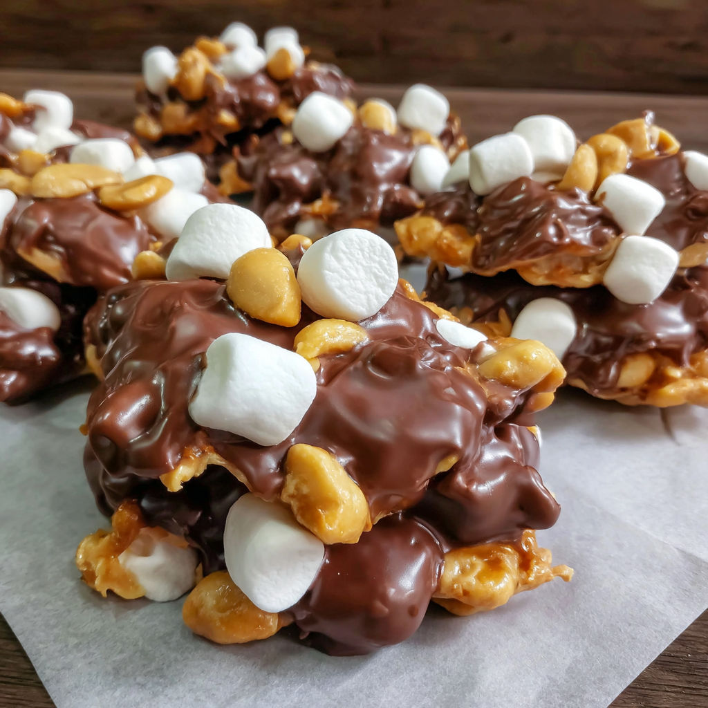 Marshmallows and peanuts are combined to make a delicious treat.
