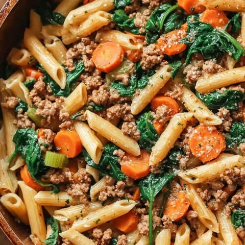 A delicious one pot ground turkey pasta dish.